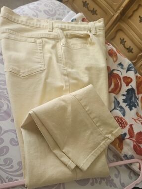 Gloria VANDERBILT dandoline Yellow Straight Leg AMANDA Style Jeans Size 12